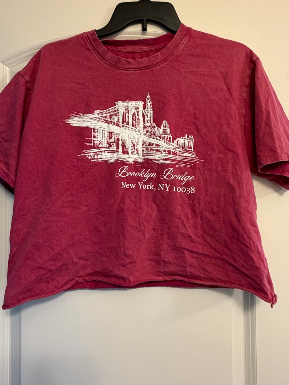 Brooklyn Bridge Cropped Tee - Raspberry Pink